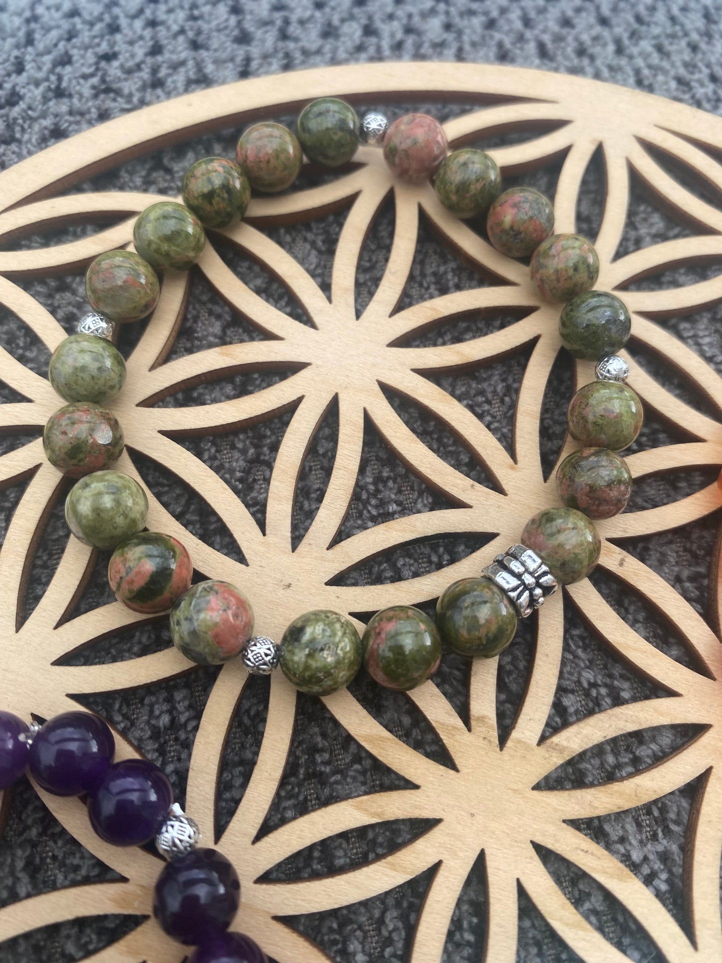 Bracelet Femme - Unakite et Breloques Argentées