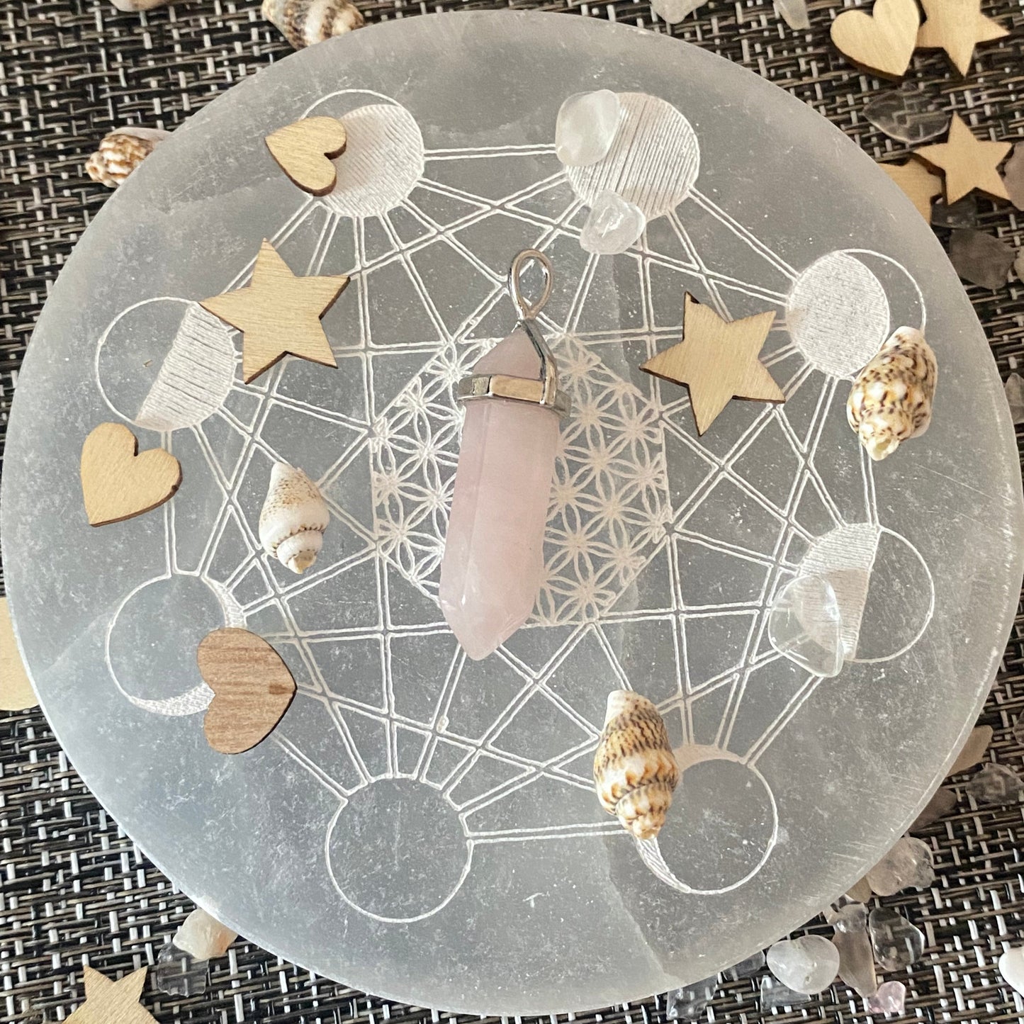 Pendentif en forme de pointe en pierre naturelle quartz rose