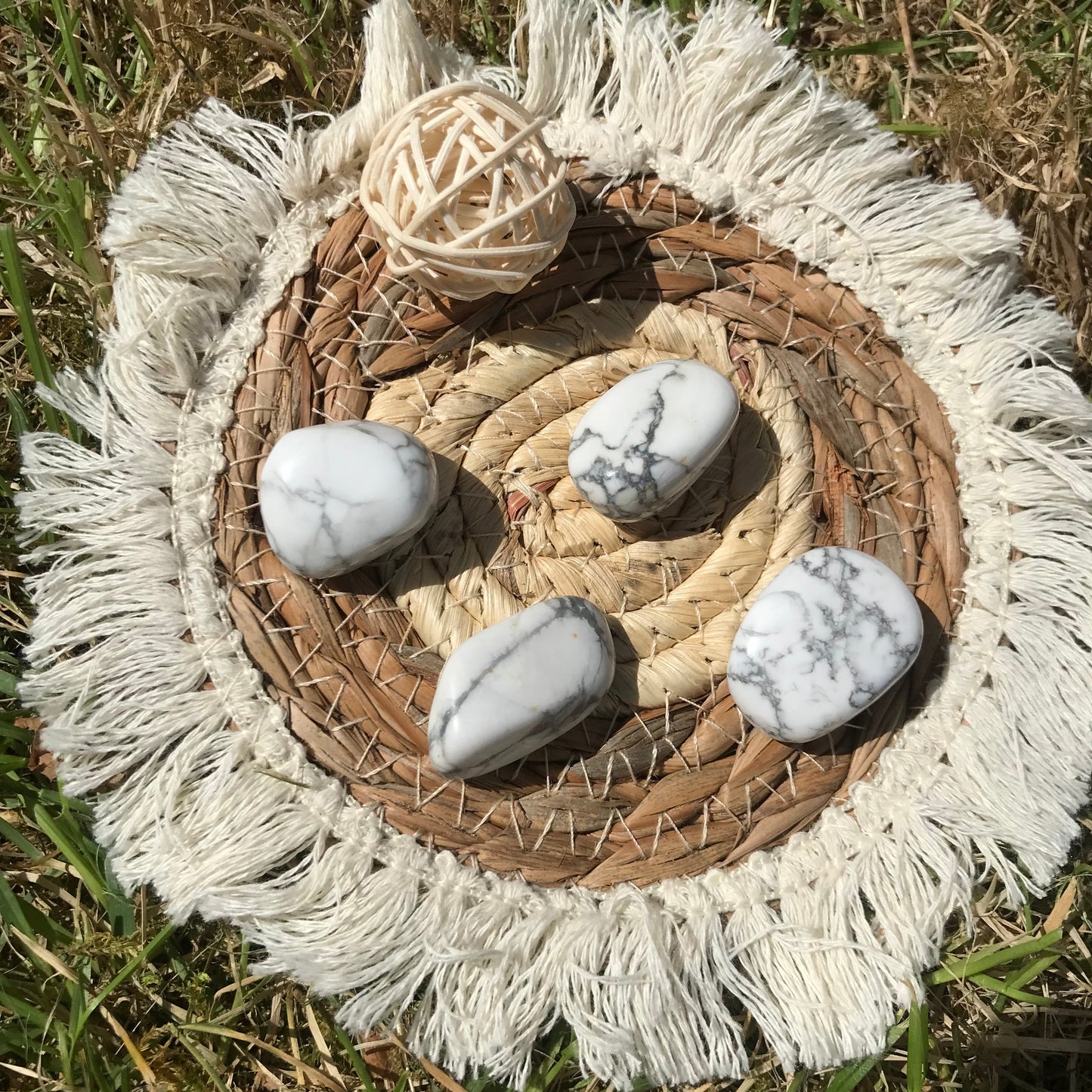 pierre roulée de howlite