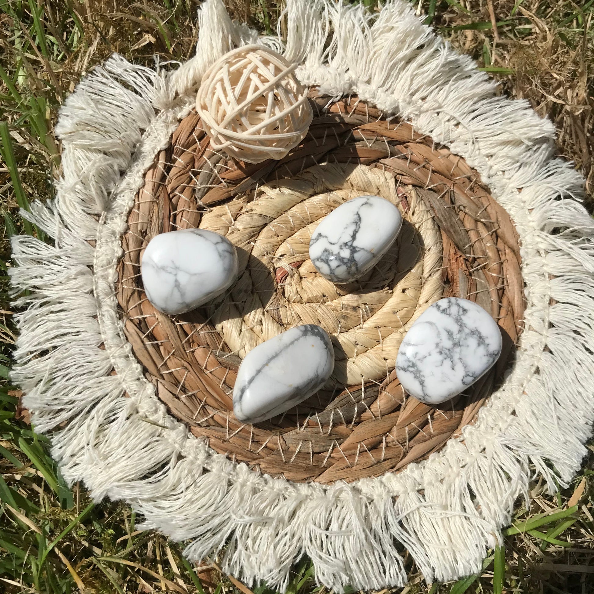 pierre roulée de howlite