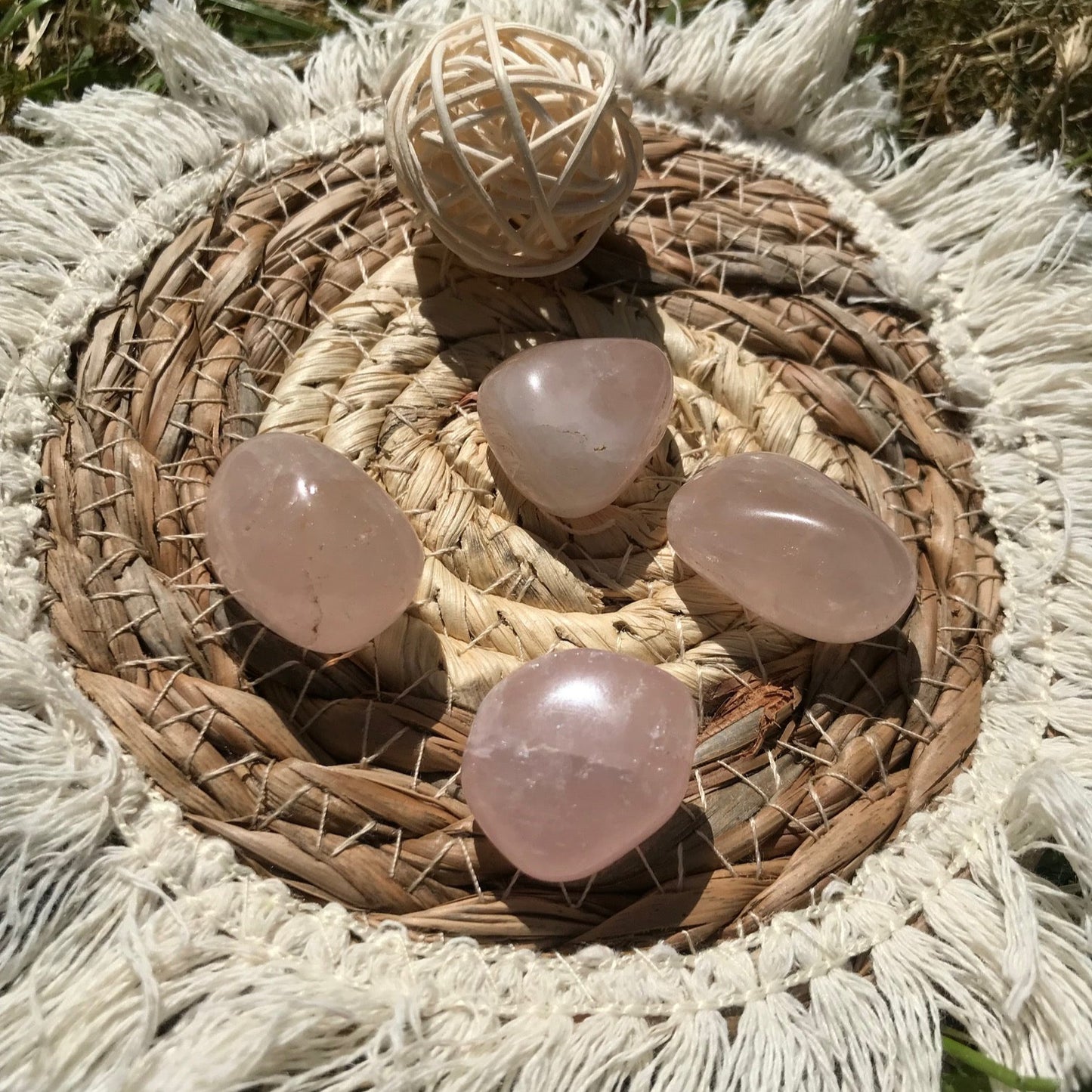 Pierre roulée de quartz rose