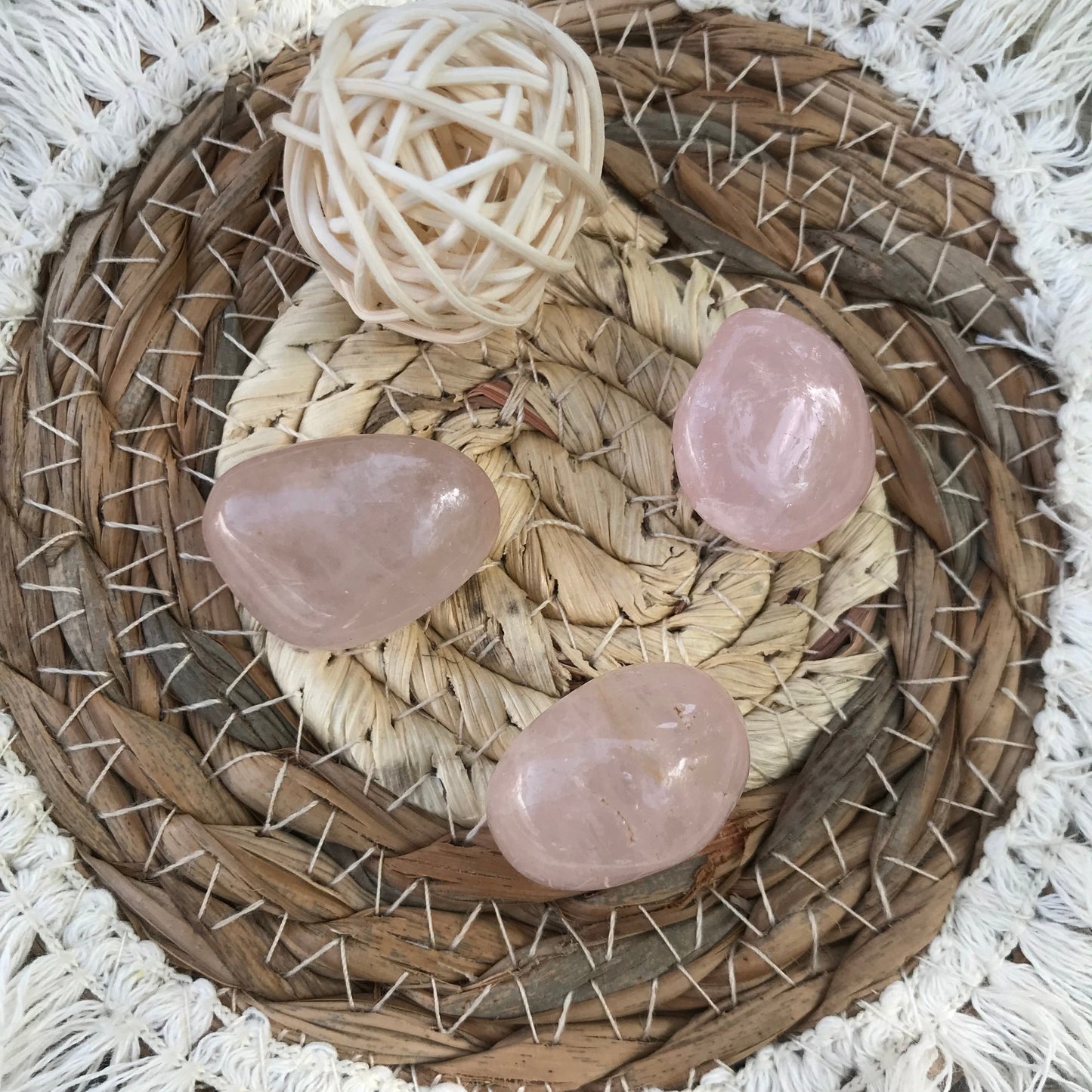 Pierre roulée de quartz rose