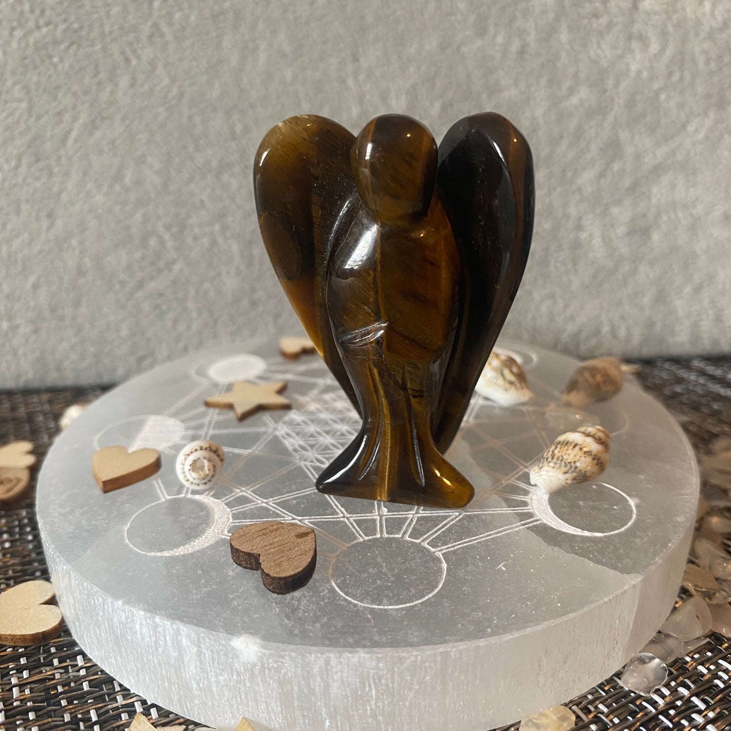 adorable petite statuette d'ange en pierre naturelle œil de tigre