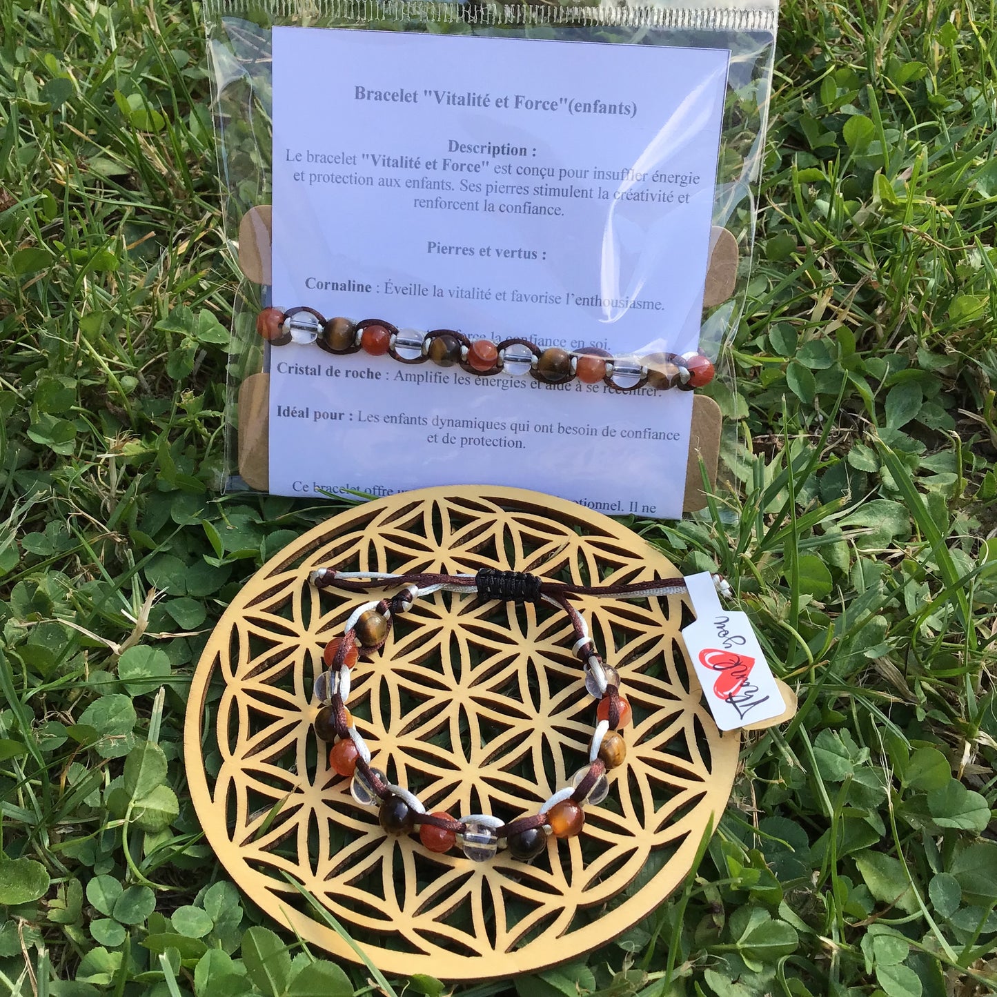 Le bracelet Vitalité & Force soutient les enfants dynamiques, créatifs ou en quête de confiance. Il favorise l’enthousiasme, l’ancrage, et stimule la force intérieure, tout en offrant une protection énergétique douce.