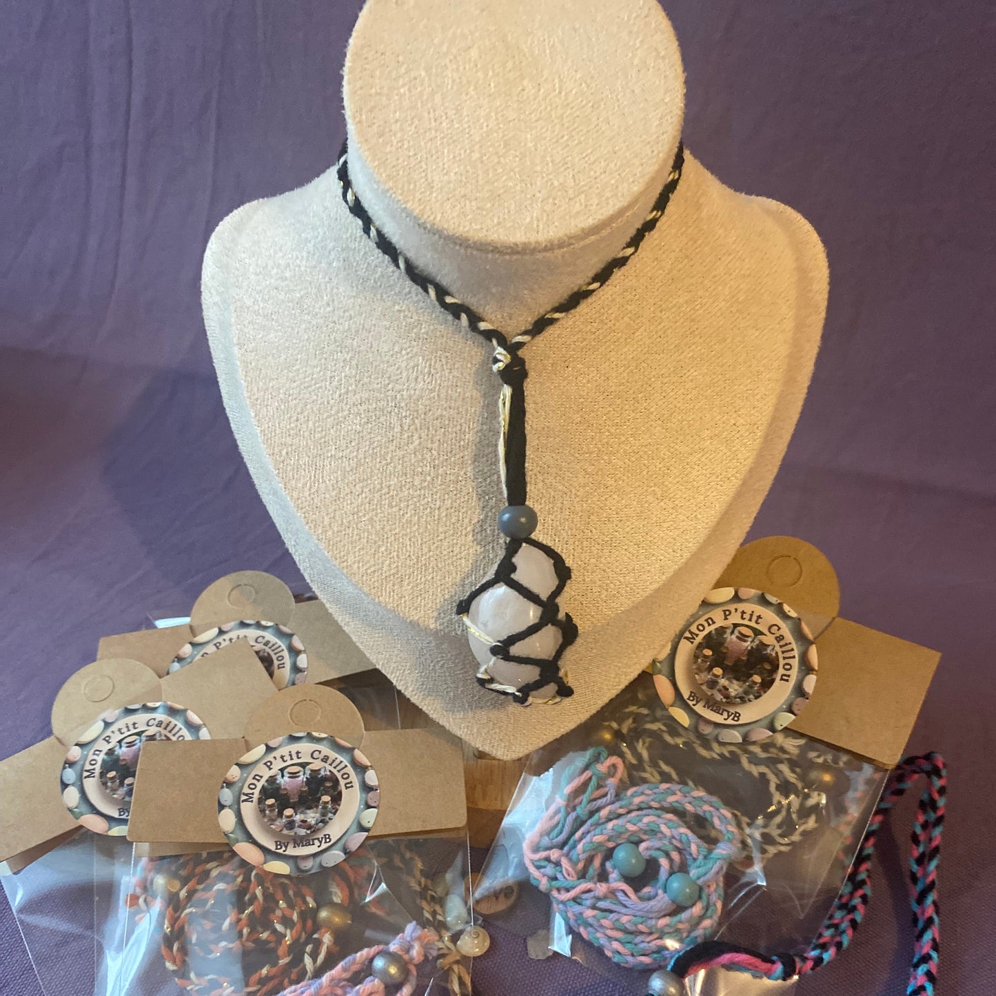 collier tressé en coton en forme de filet pour contenir une pierre naturelle