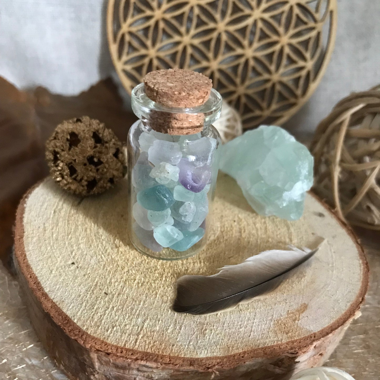adorable fiole de chips de pierre naturelle de fluorite arc en ciel