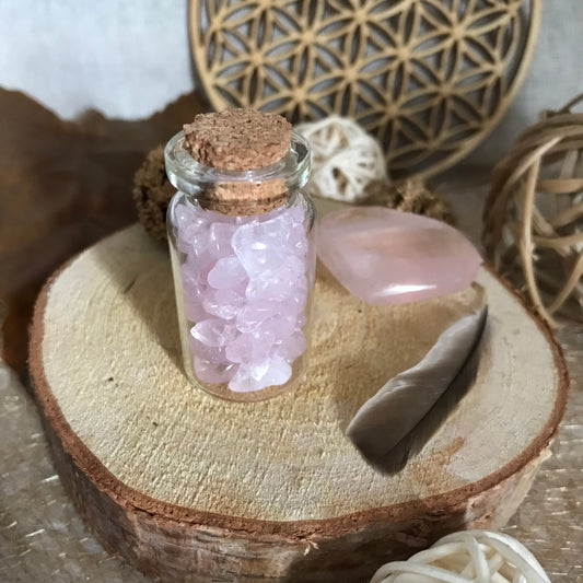 adorable fiole de chips de pierre naturelle de quartz rose