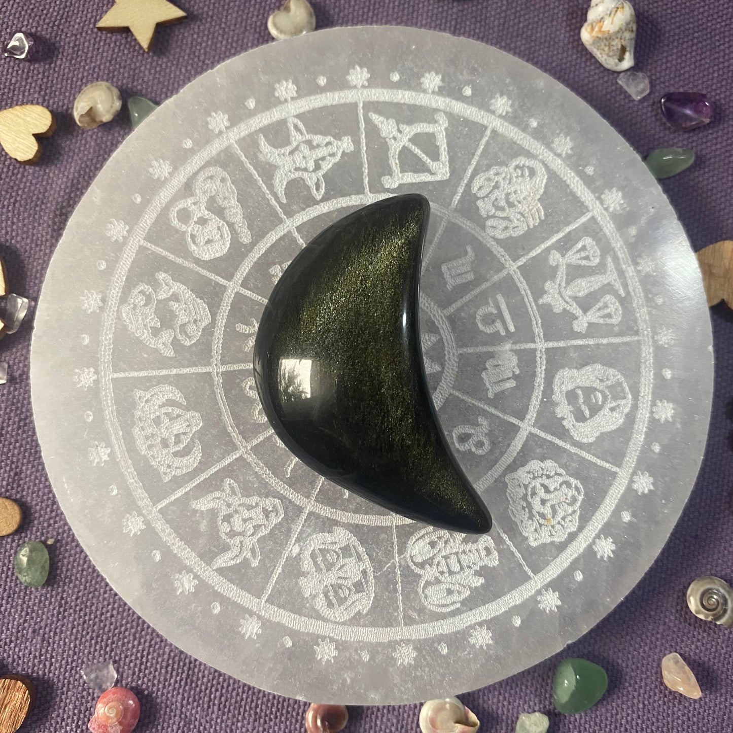 lune en obsidienne dorée