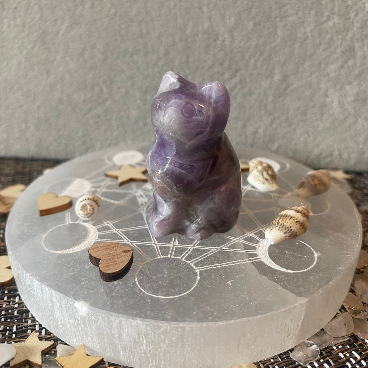 adorable petite statuette de chat en pierre naturelle d'améthyste