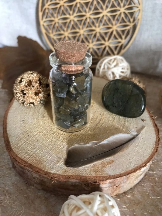 Pierre naturelle Labradorite aux reflets irisés