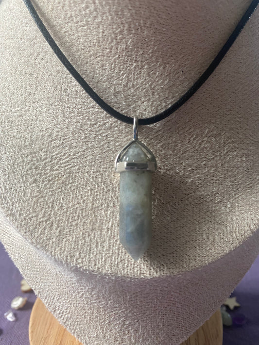 Pendentif «Pointe» Labradorite Blanche